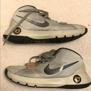 KD trey five iii SIZE 11.5